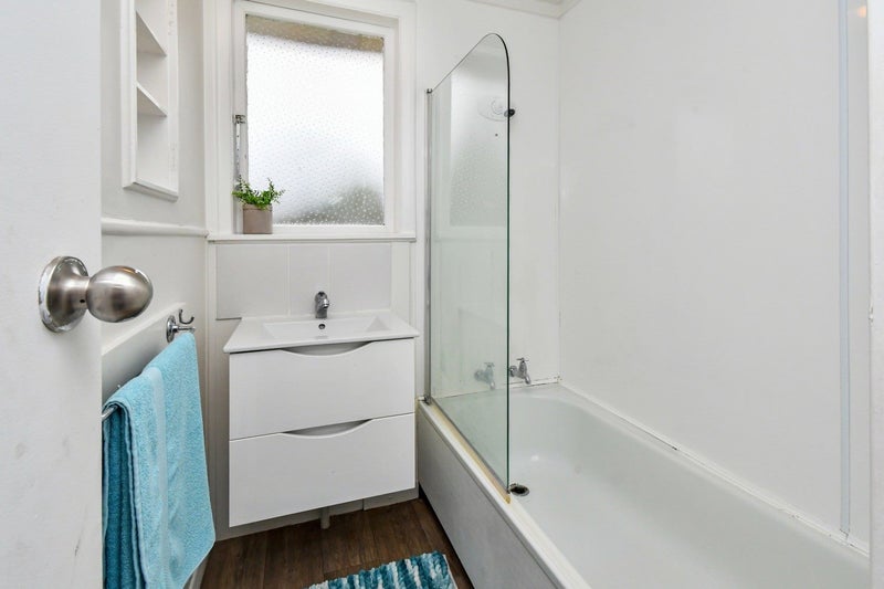 3 Tainui Street, Meremere - Carousel 15