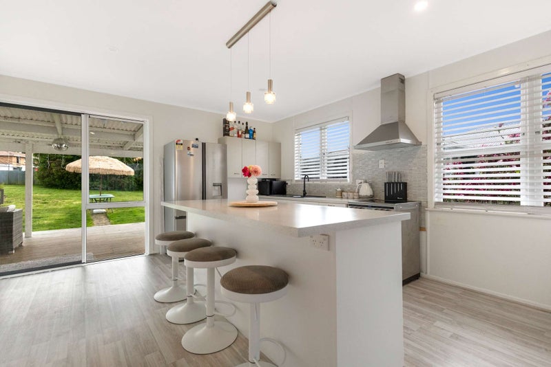 9 Garrick Place, Pukehangi, Rotorua - Carousel 1