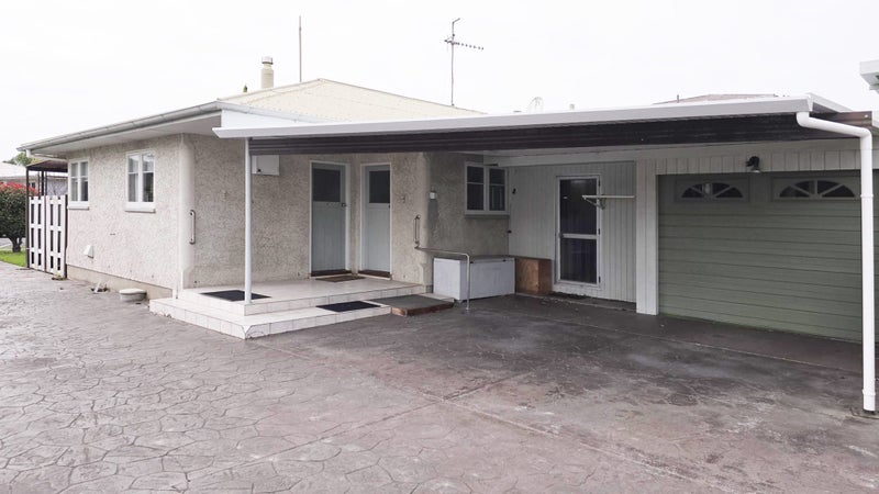 6 Henderson Crescent, Onekawa, Napier - Carousel 2