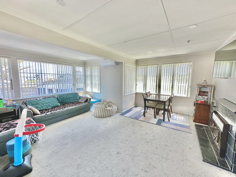 4A Roseman Avenue, Mount Roskill, Auckland - Carousel 1