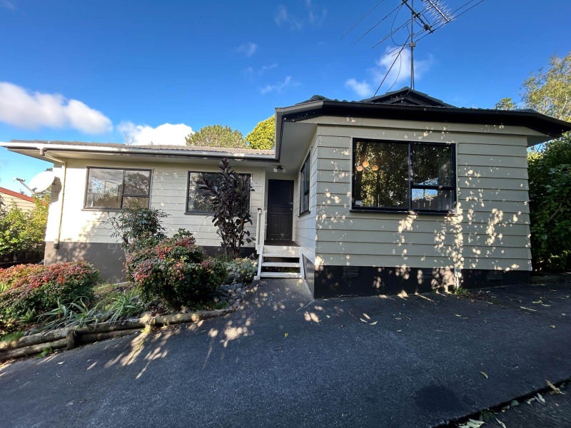 41 Holmes Drive South, Massey, Auckland - Carousel 1