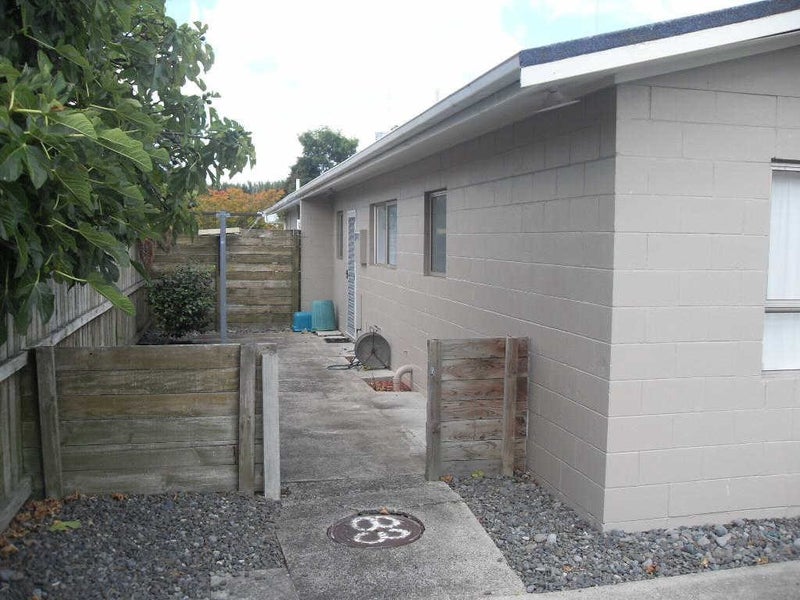 4B Hinau Street, Maeroa, Hamilton - Carousel 2
