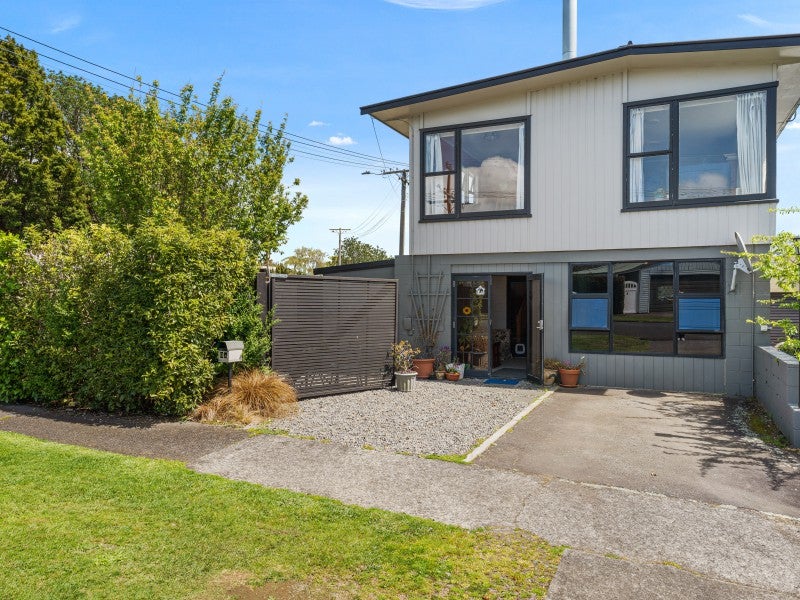 6A Broadmore Street, Vogeltown, New Plymouth - Carousel 1