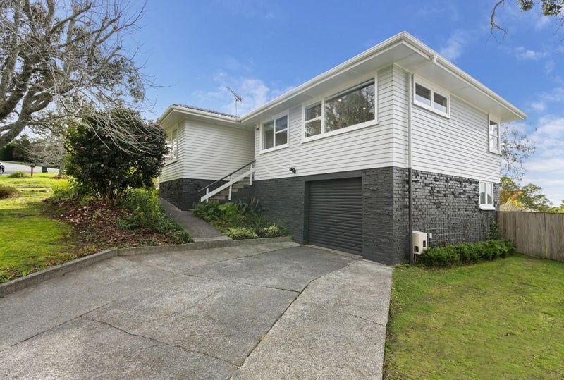 25 Agincourt Street, Glenfield, Auckland - Carousel 1