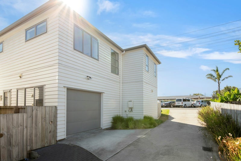12A Bass Road, Albany, Auckland - Carousel 1