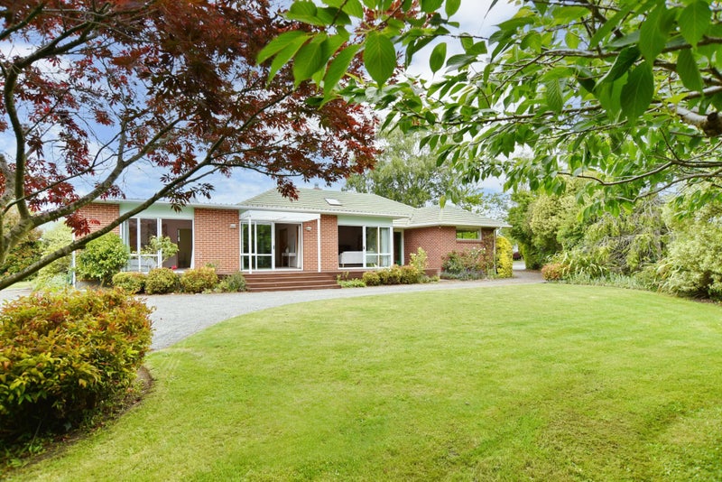 16 Larch Place, Casebrook, Christchurch - Carousel 1