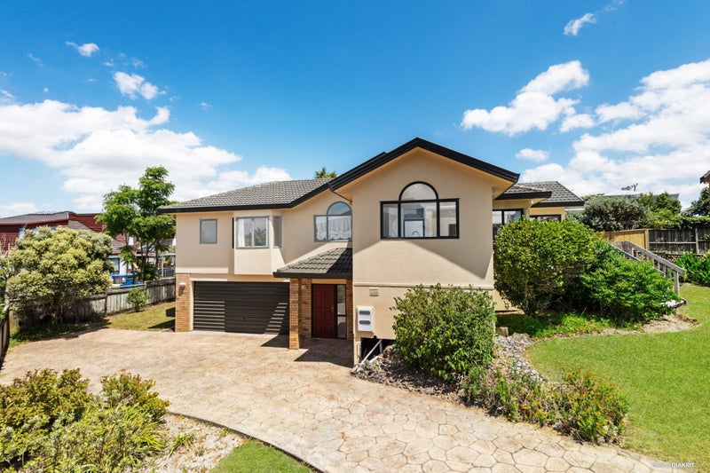 7 Seagrove Road, West Harbour, Auckland - Carousel 2