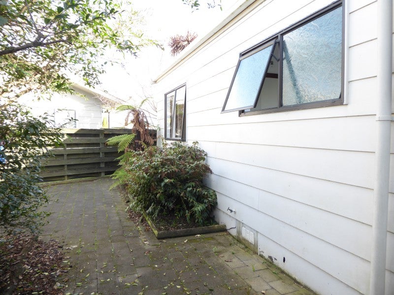 19A Hilton Grove, Kelvin Grove, Palmerston North - Carousel 20