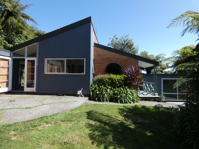 3 Rata Street, Karoro, Greymouth - Carousel 1