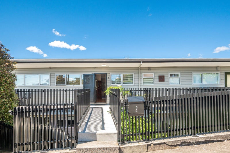 2/17 Cathedral Place, Parnell, Auckland - Carousel 1