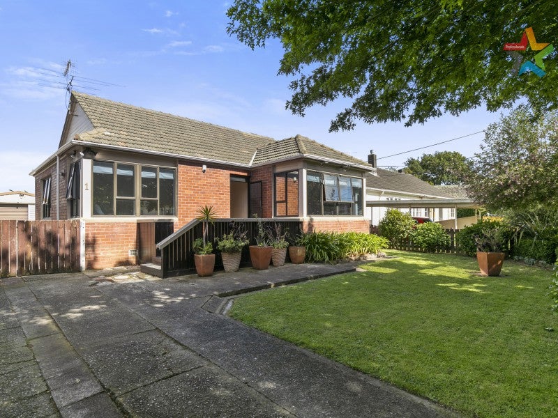 1 Anson Grove, Naenae, Lower Hutt - Carousel 24