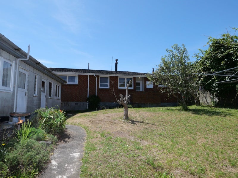 2 Piri Place, Glen Innes, Auckland - Carousel 21