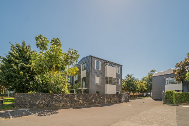 16 Sudbury Terrace, Parnell, Auckland - Carousel 2