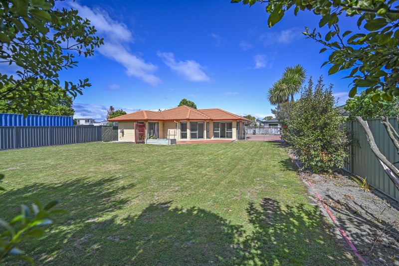 17 Amanda Place, Mayfair, Hastings - Carousel 15