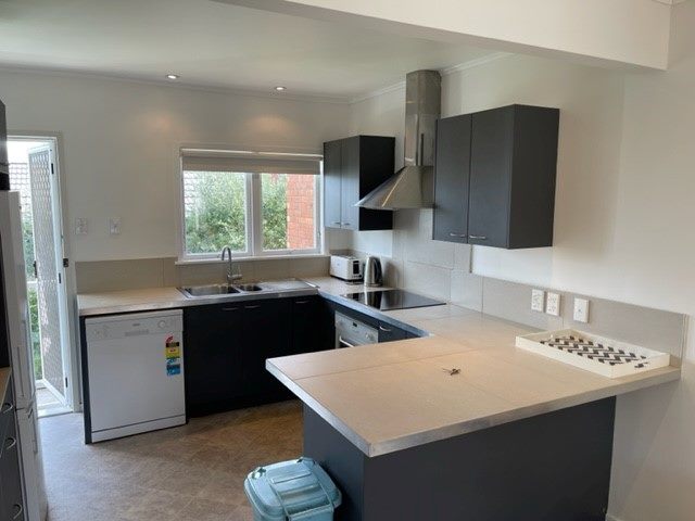 2/11 Winscombe Street, Belmont, Auckland - Carousel 2