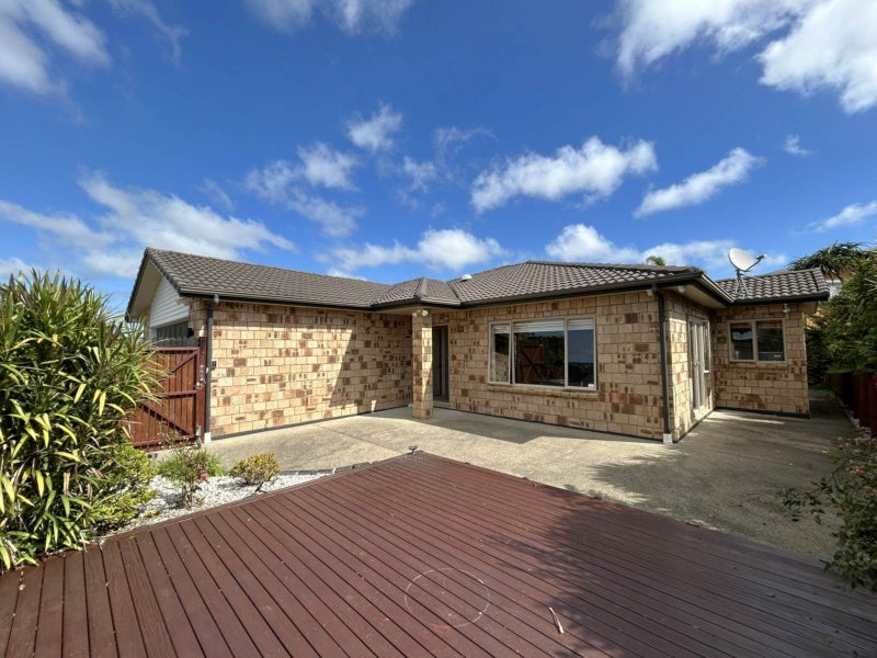21 Bradnor Meadows Drive, Swanson, Auckland - Carousel 2
