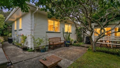 66A Otaki Street, Miramar, Wellington - Carousel 1