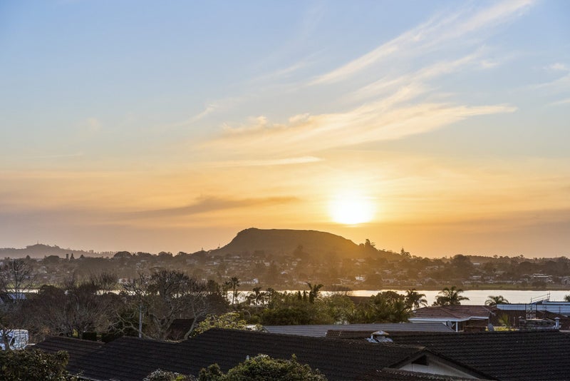 19 Caithness Place, Farm Cove, Auckland - Carousel 1