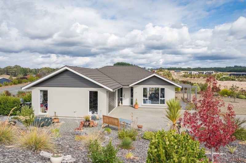 51 Galeo Road, Redwood Valley - Carousel 1