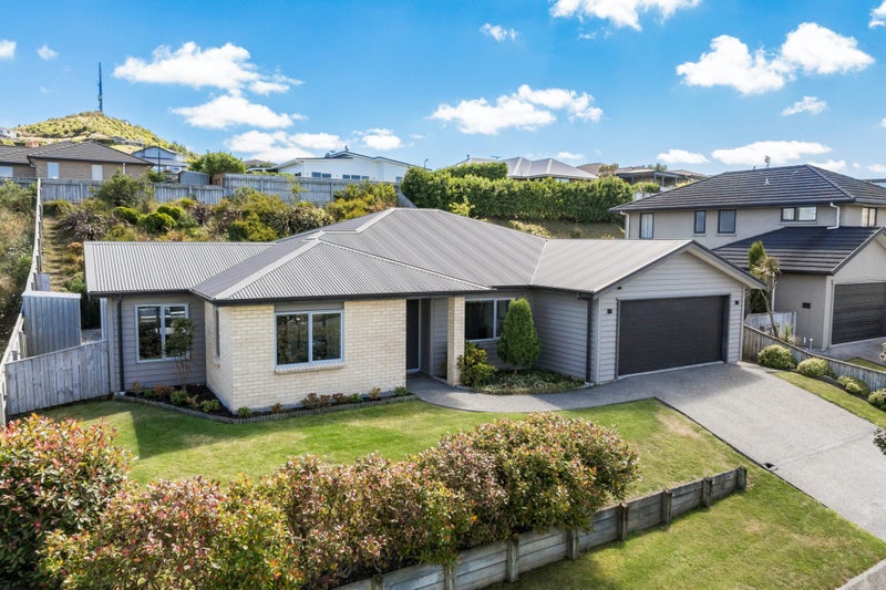 17 Kaimai Place, Aotea, Porirua - Carousel 1