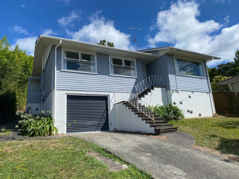 8 Jonathan Place, Sunnynook, Auckland - Carousel 1