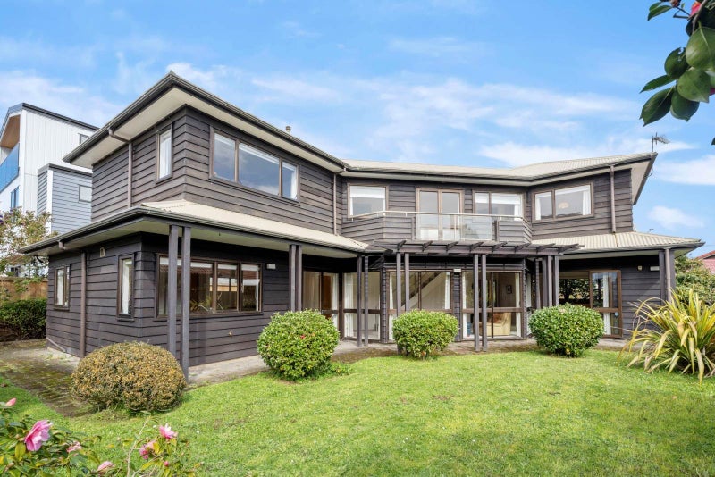 12 Dunkerron Avenue, Epsom, Auckland - Carousel 1