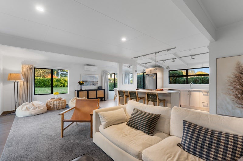 2 Spurdle Street, Springvale, Whanganui - Carousel 2