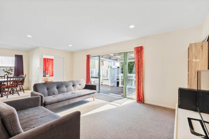 2/23 Ludlow Tce, Totara Vale, North Shore City - Carousel 2