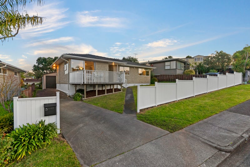 25 Judkins Crescent, Cockle Bay, Auckland - Carousel 2