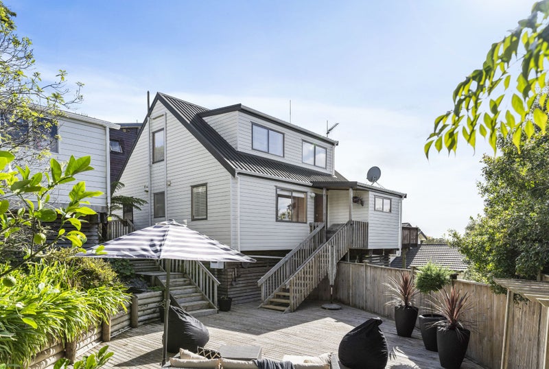 2/597 East Coast Road, Browns Bay, Auckland - Carousel 1