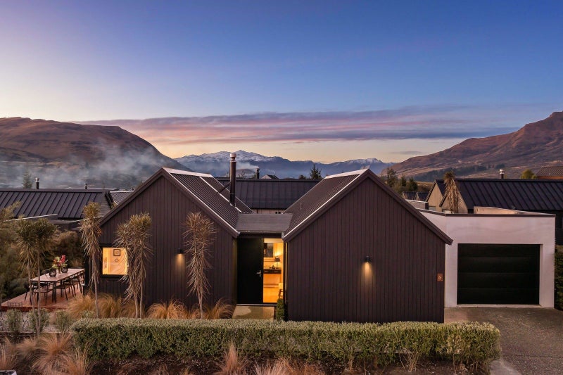 6 Fife Court, Jacks Point, Queenstown - Carousel 24