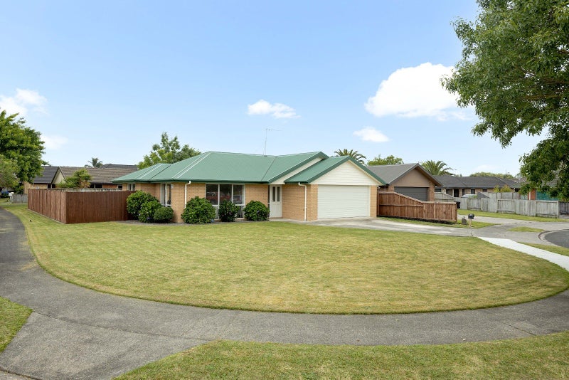 31 Ravenscourt Place, Huntington, Hamilton - Carousel 1