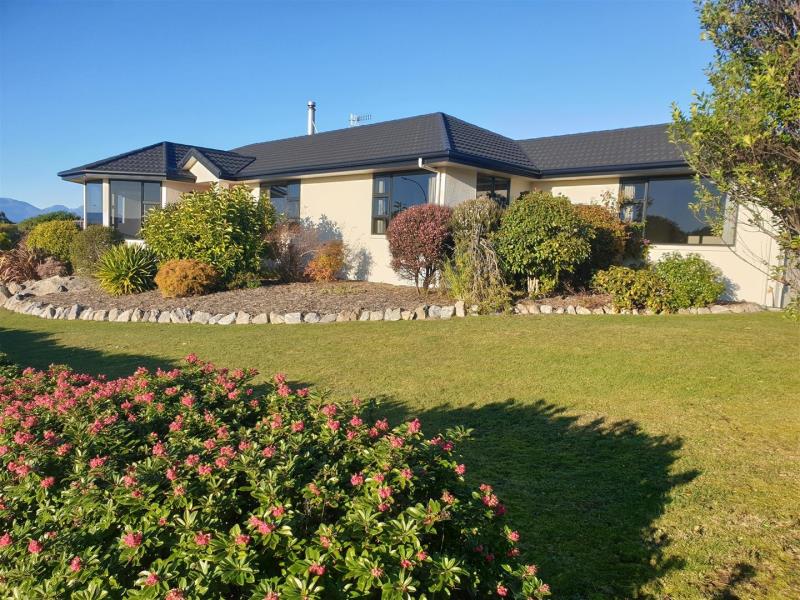 47 Brabant Drive, Ruby Bay, Mapua - Carousel 1