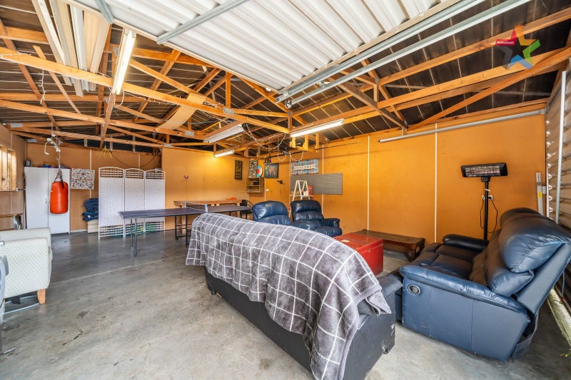 5 Longfellow Street, Trentham, Upper Hutt - Carousel 25