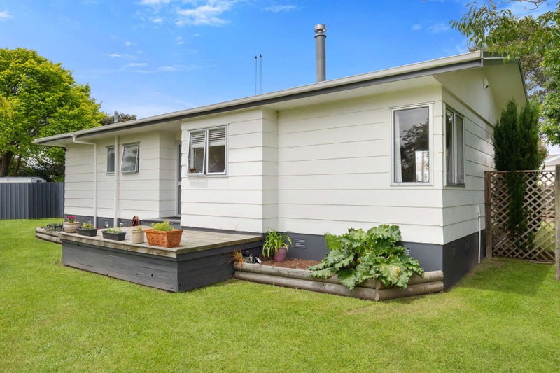 1 Bronte Place, Owhata, Rotorua - Carousel 2