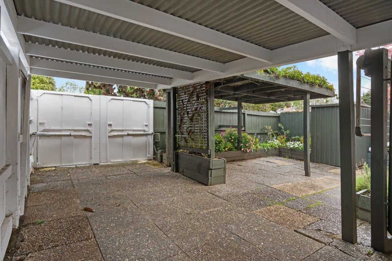 1/37 Tawera Road, Greenlane, Auckland - Carousel 17