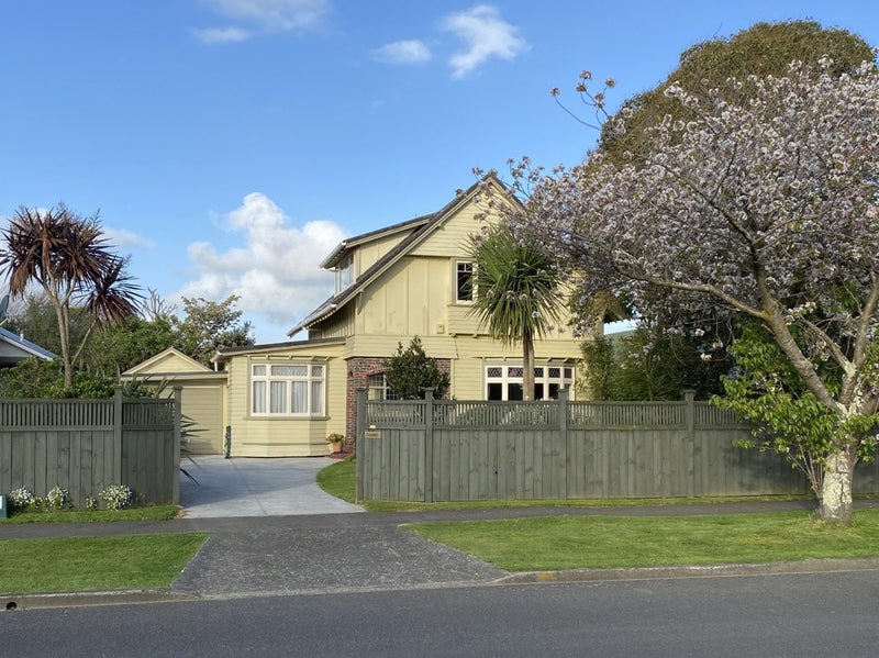 7 Bryant Street, Takaro, Palmerston North - Carousel 1