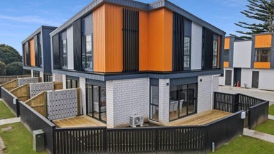 17A Sturdee Road, Manurewa, Auckland - Carousel 1