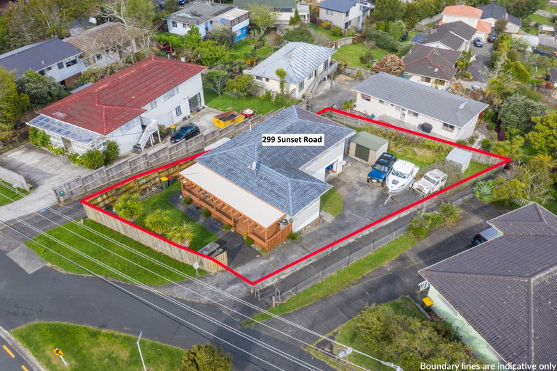 299 Sunset Road, Sunnynook, Auckland - Carousel 1
