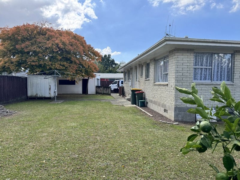 11 Brookbank Place, Glenview, Hamilton - Carousel 13
