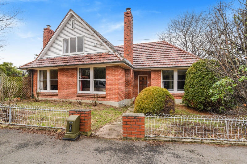 53 Garfield Avenue, Roslyn, Dunedin - Carousel 1