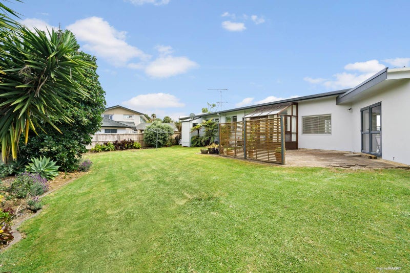 16 Binda Place, Botany Downs, Auckland - Carousel 2