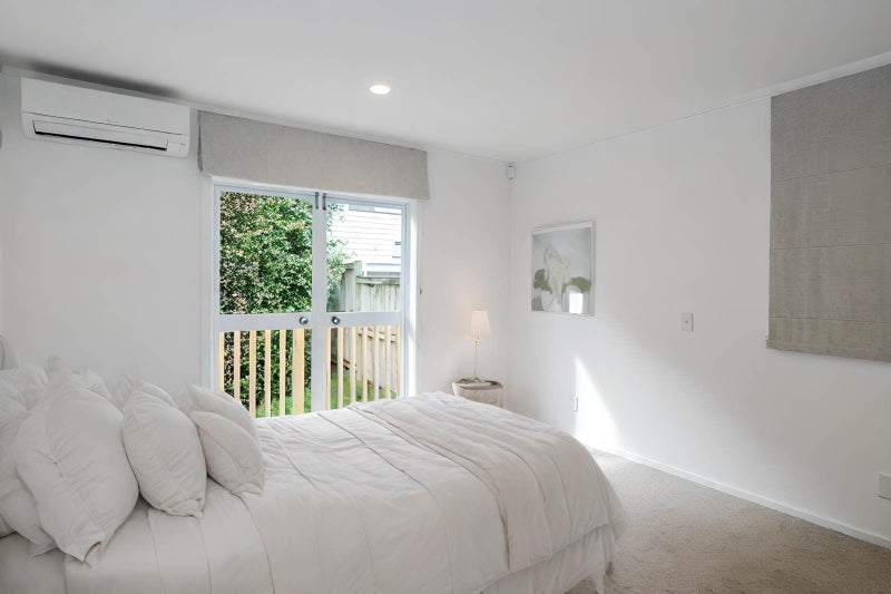 63 Knights Road, Rothesay Bay, Auckland - Carousel 2