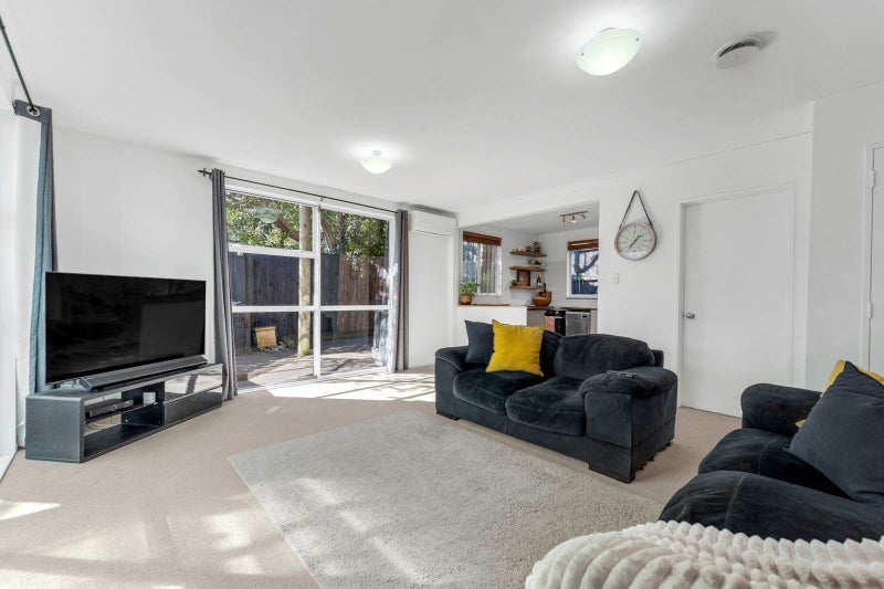 2/55 Rodney Street, Howick, Auckland - Carousel 2
