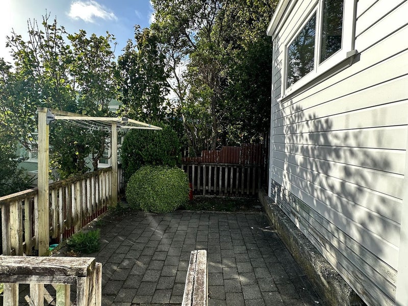 8 Alameda Terrace, Aro Valley, Wellington - Carousel 2