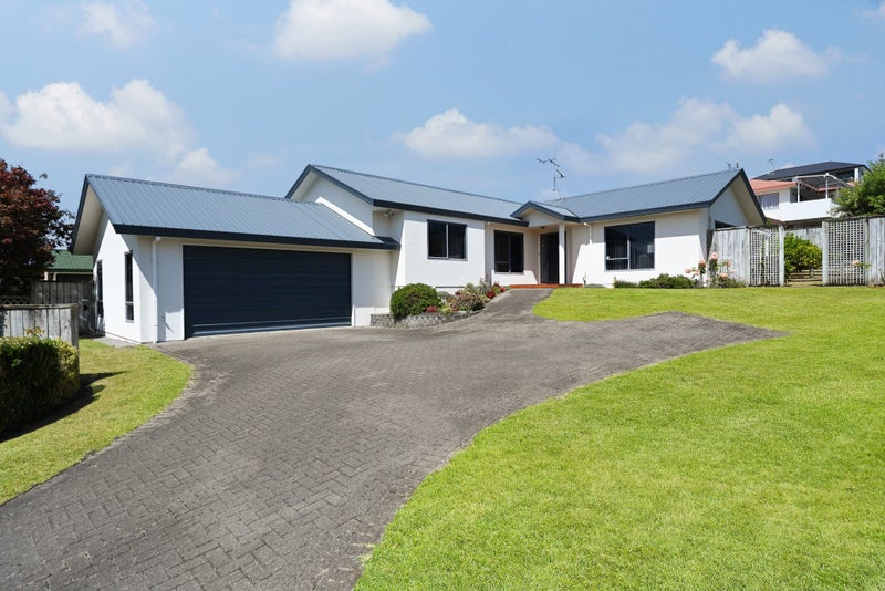 27 Discovery Drive, Flagstaff, Hamilton - Carousel 1