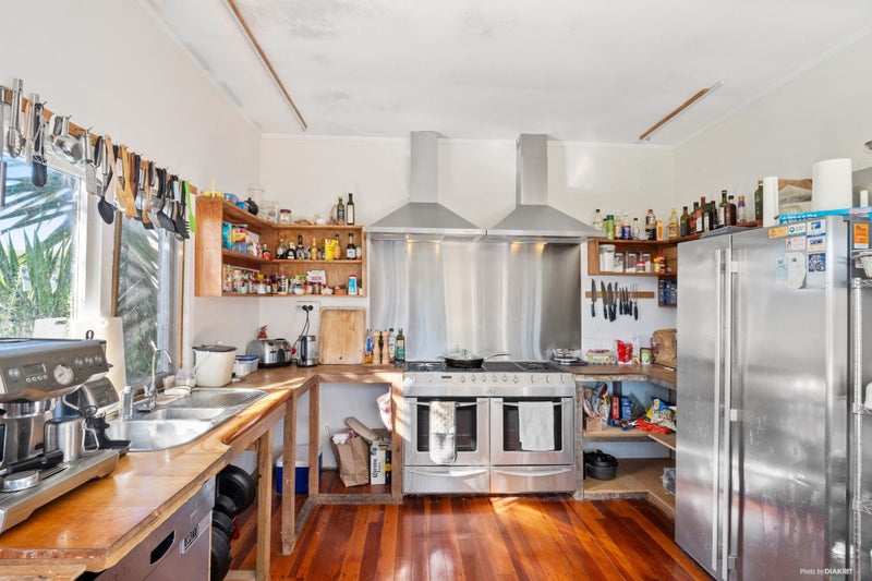 9 Clinton Avenue, Te Atatu Peninsula, Auckland - Carousel 10