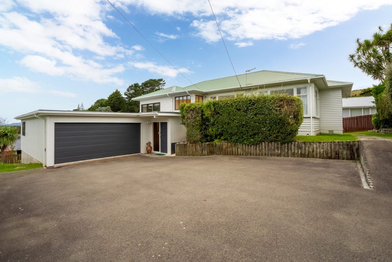 30 Tawa Terrace, Tawa, Wellington - Carousel 2