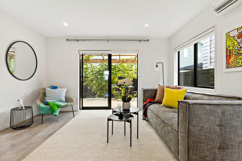 8 Kearns Drive, Hobsonville, Auckland - Carousel 2