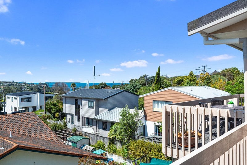 852 Beach Road, Waiake, Auckland - Carousel 2